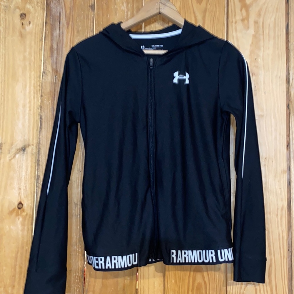 4 for $20 🫶🏻 UA zip jacket with hood